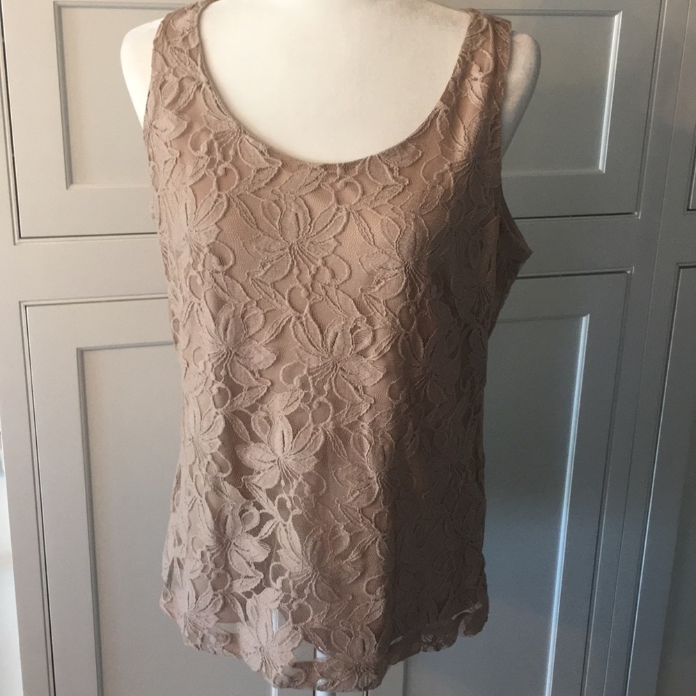 LC Lauren Conrad Sleeveless lace top (M)